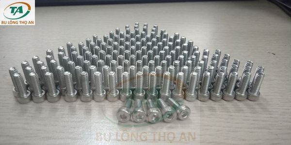 So sánh bu lông lục giác chìm đầu bằng và đầu trụ