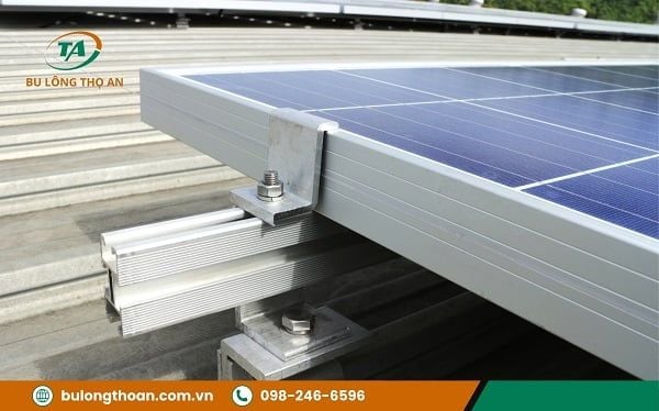 bu-long-he-solar__3__b5d0d9ced01546319e59980f132e0c06_grande-1 Công dụng chính của bu lông hệ solar
