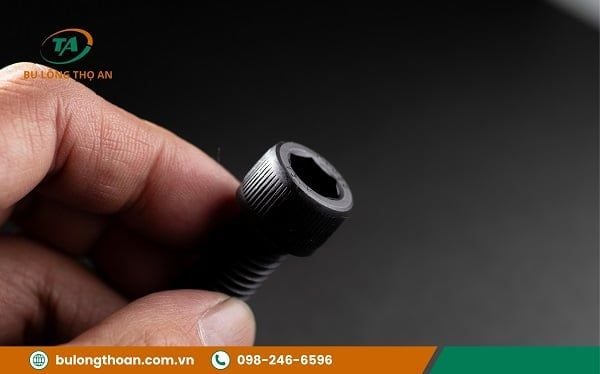 Tổng quan về bu lông lục giác chìm M8