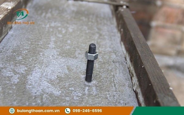 Phân loại bu lông neo móng M30