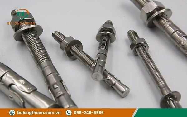 Các loại bu lông nở Inox phổ biến