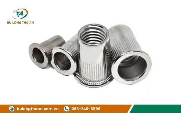 Ưu điểm của đai ốc - ê cu rút dễ lắp đặt