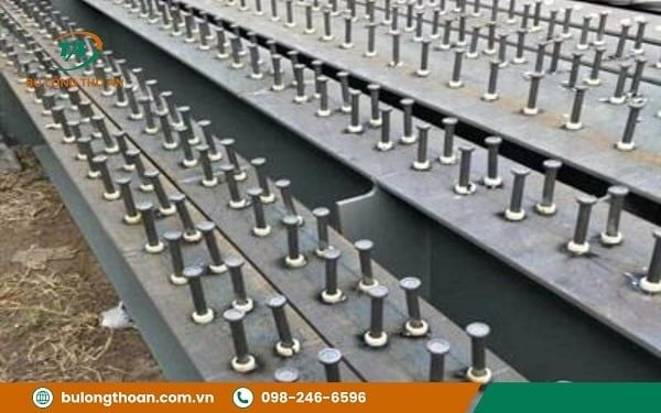 Ứng dụng nổi bật của đinh chống cắt D16