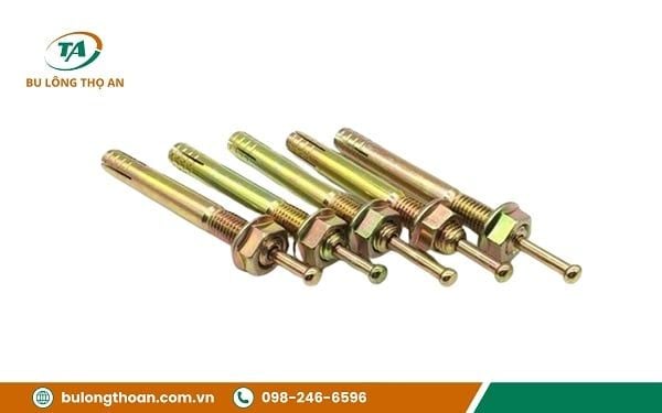 Tắc kê nở đinh làm từ thép cacbon