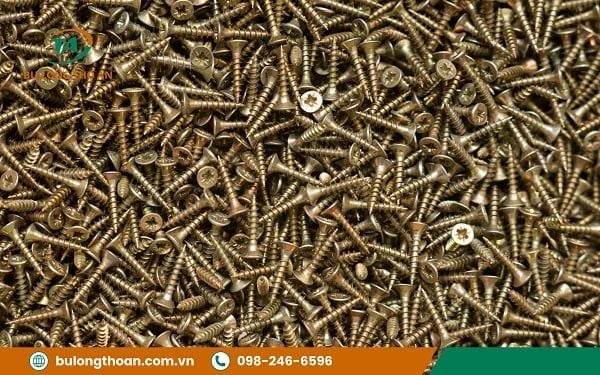 vit-dau-chim-chat-luong-cao__2__grande Ưu điểm của vít đầu chìm, vít chìm - Khi lắp đặt vít sẽ chìm hoàn toàn vào bề mặt