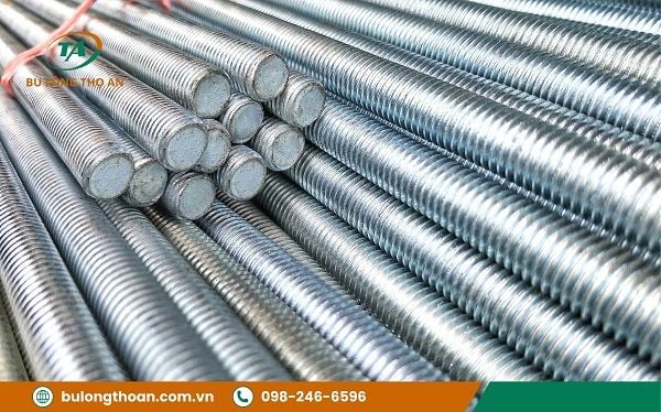 Bước 1: Chuẩn bị nguyên liệu để sản xuất thanh ren