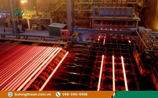 Bước 4: Xử lý nhiệt giúp tăng thêm độ bền, khả năng chịu lực của thanh ren